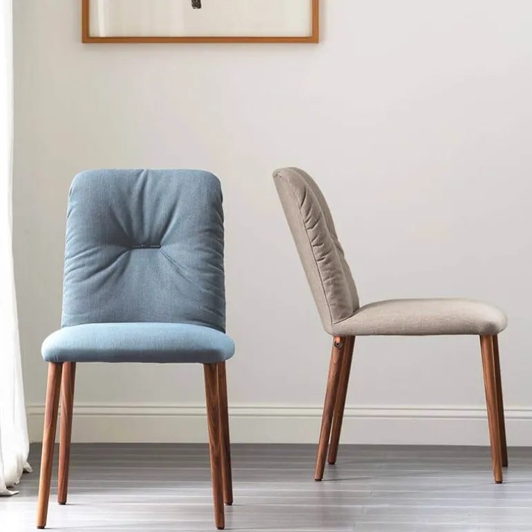 Aura Mobitec® Chaise style cocooning en tissu et pieds bois