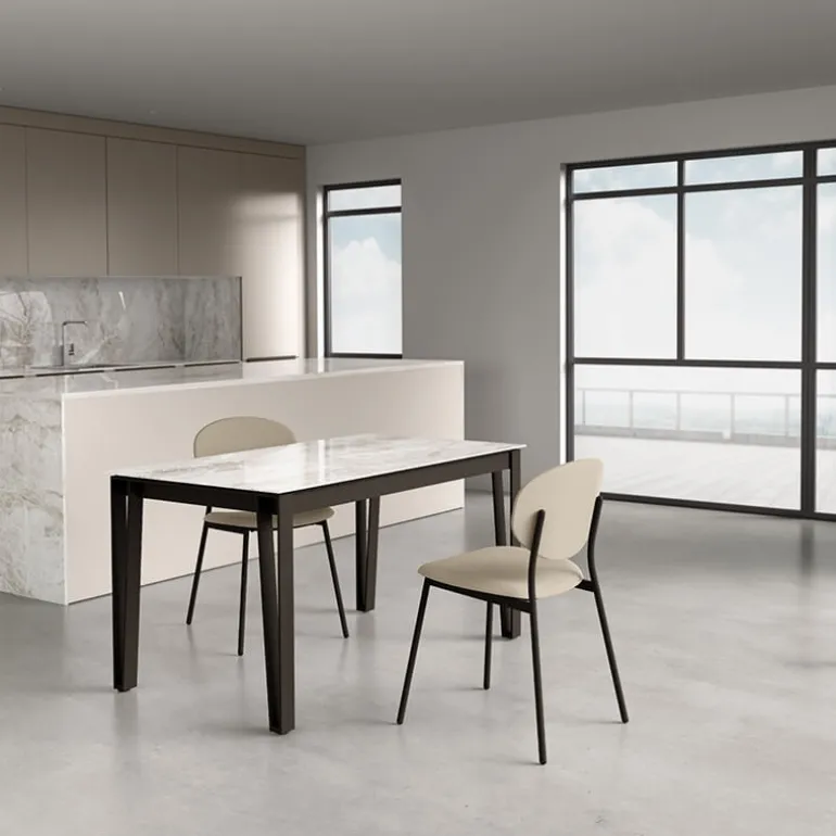 London Table design en Dekton avec pieds épingle en métal